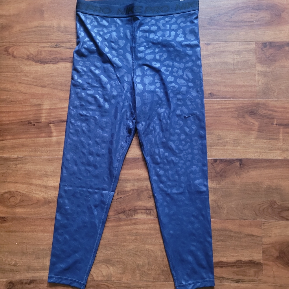 Nike Pro women's